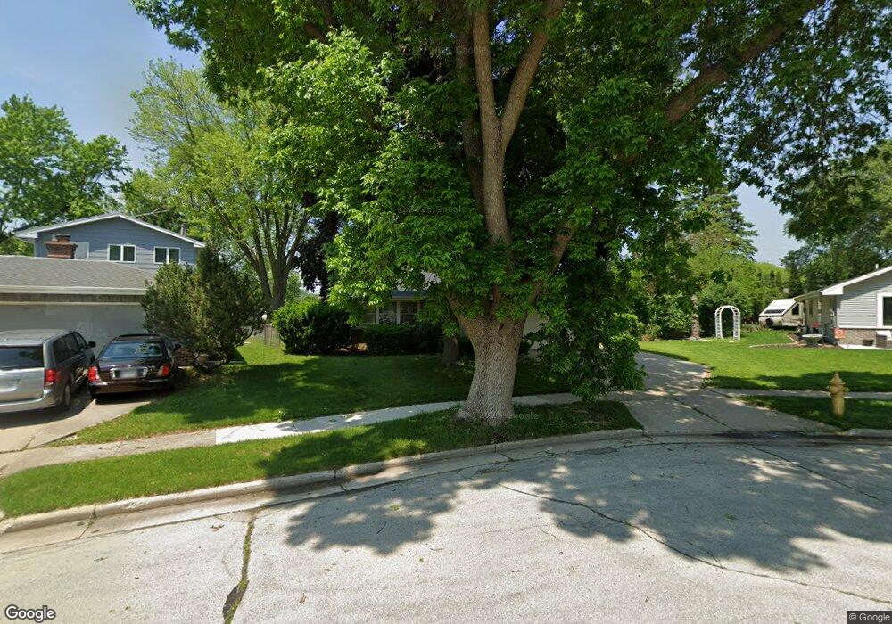 1814 Dewitt Ct, Waukesha, WI 53186 - photo 1