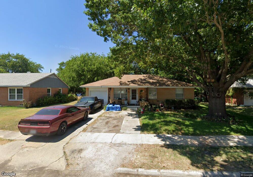 1707 Heather Rd, Gainesville, TX 76240 - photo 1