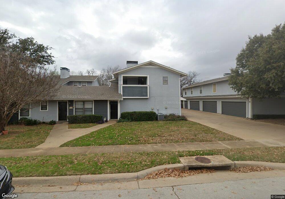 605 Ridgeline Dr, Hurst, TX 76053 - photo 1