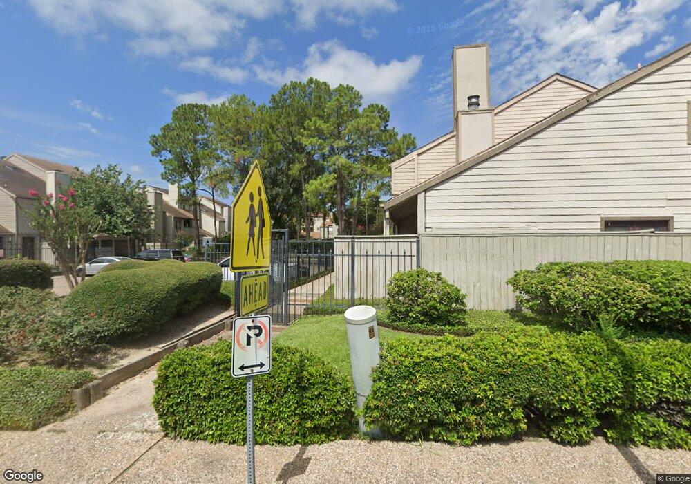 1065 Country Place Dr unit 1065, Houston, TX 77079 - photo 1