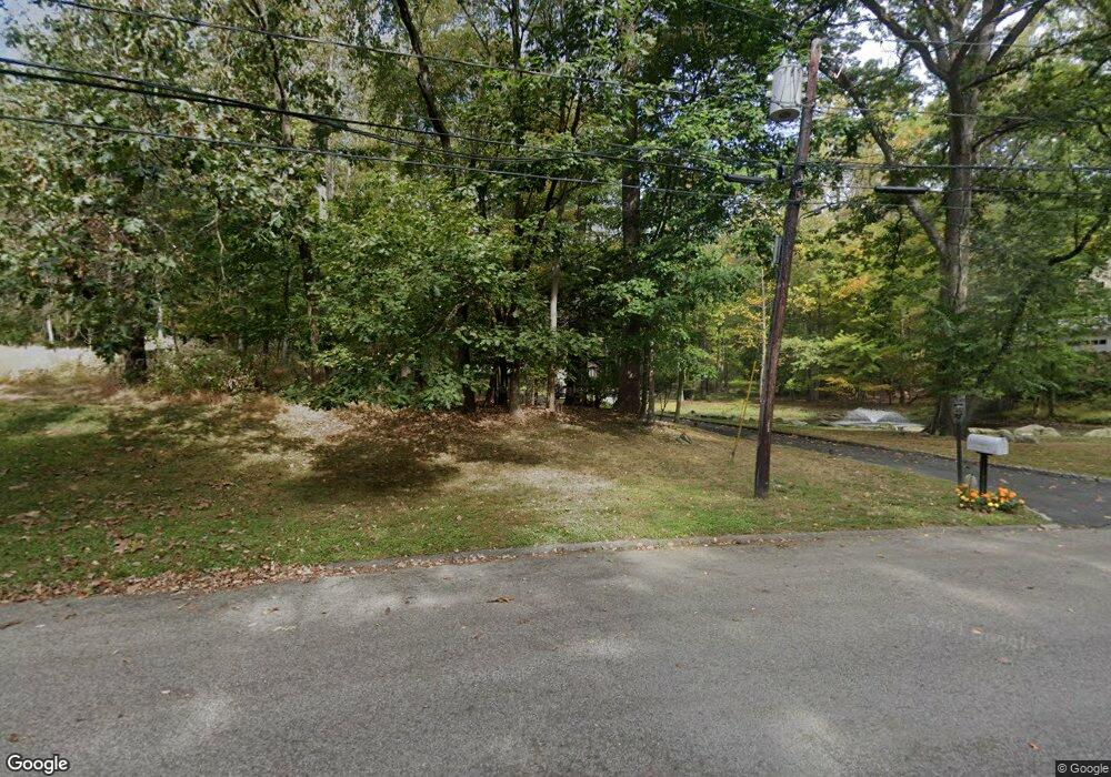 123 Bentwood Dr, Stamford, CT 06903 - photo 1