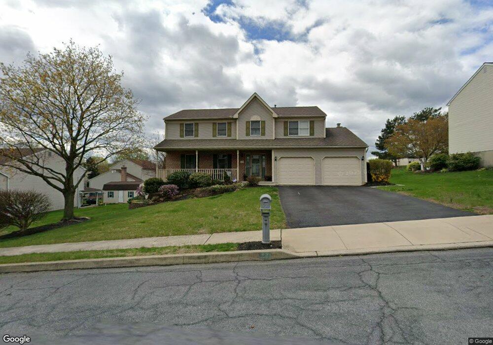 1050 Boeshore Cir, Reading, PA 19605 - photo 1