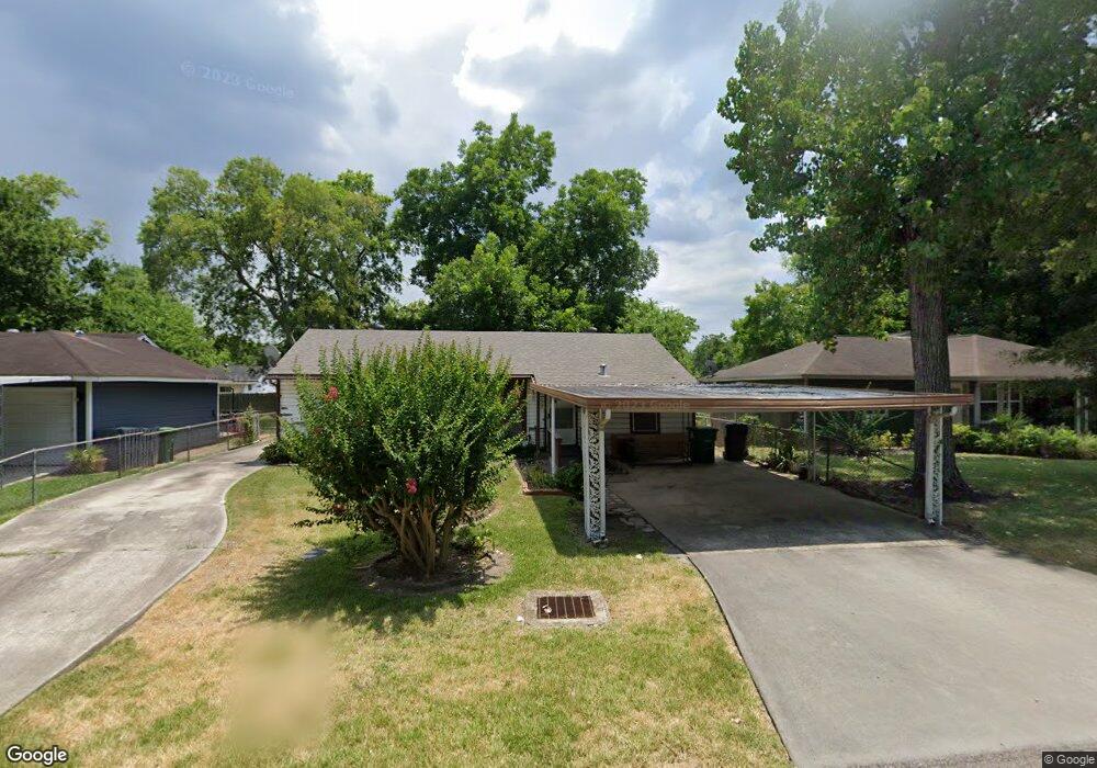 726 Jerry St, Houston, TX 77022 - photo 1