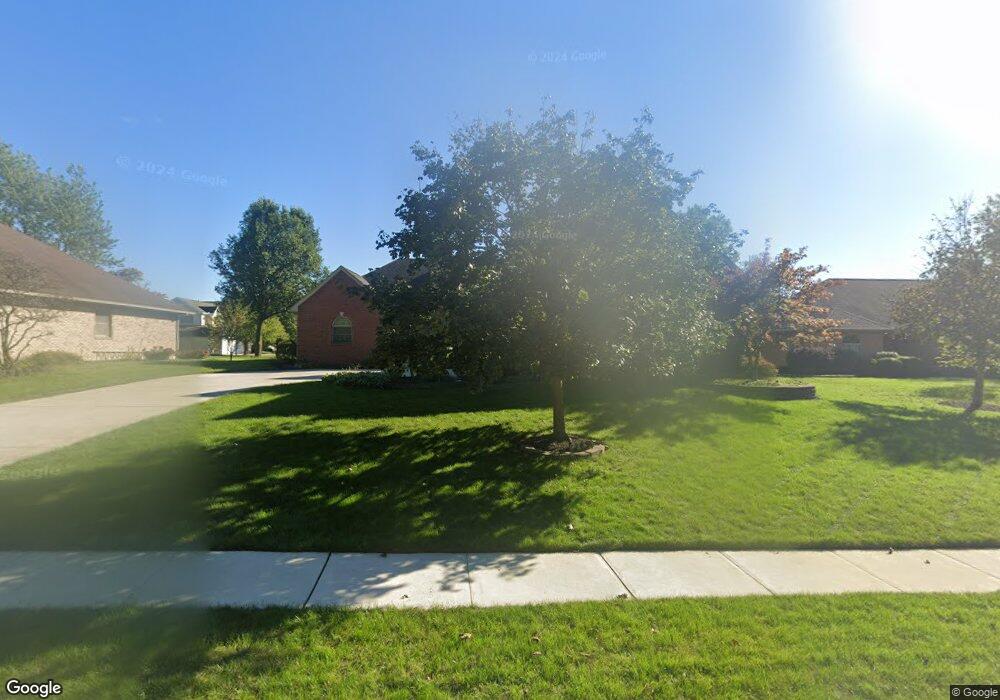 1205 Oakridge Ct, Wapakoneta, OH 45895 - photo 1