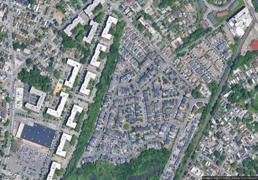 24 Skyline Dr, Staten Island, NY 10304 - photo 1