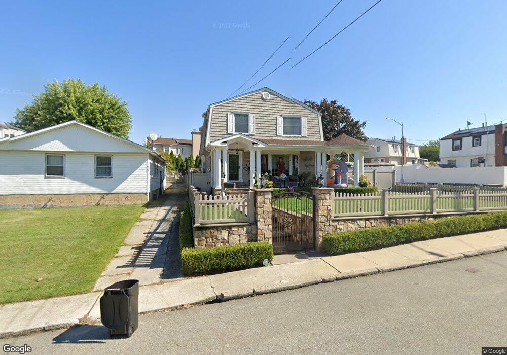 521 Maguire Ave, Staten Island, NY 10309 - photo 1