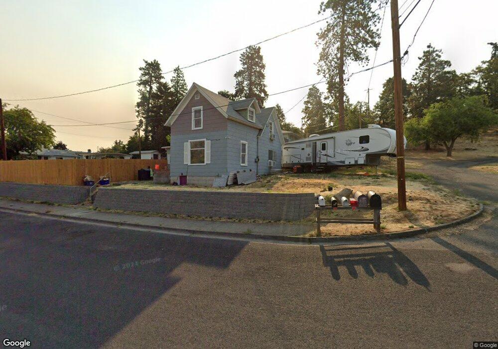 617 W 18th St, the Dalles, OR 97058 - photo 1