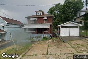 211 10th Ave, Hinton, WV 25951