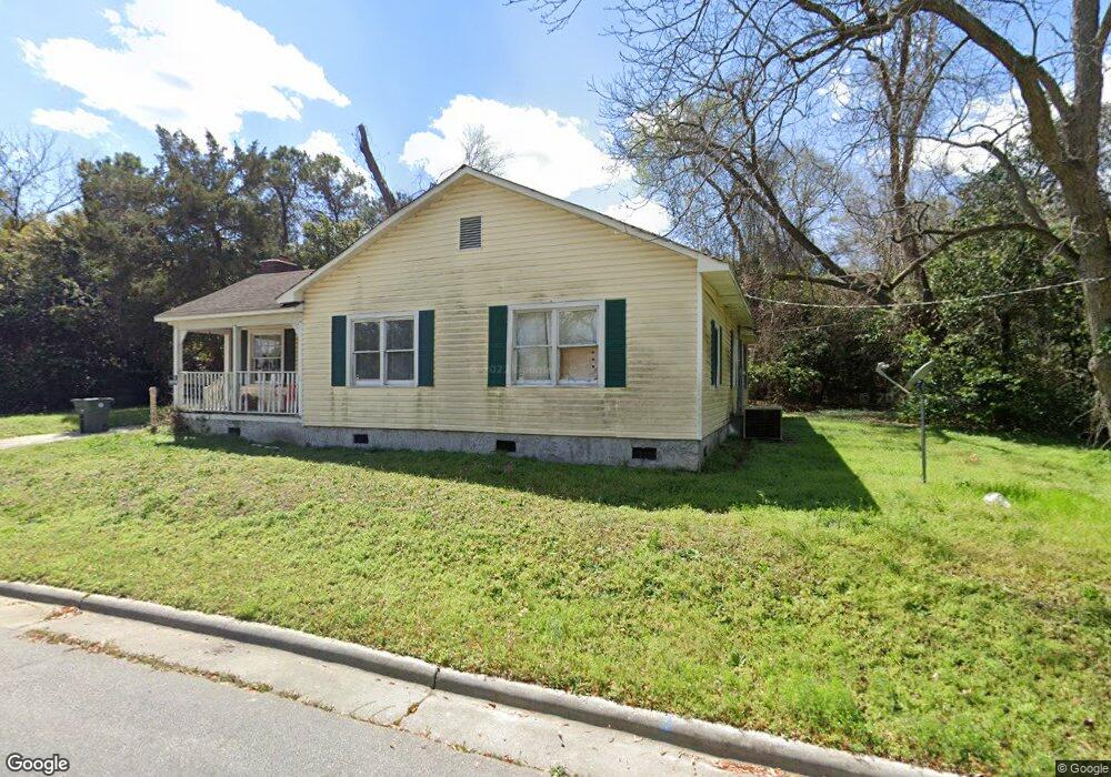 209 W Oak St, Fayetteville, NC 28306 - photo 1