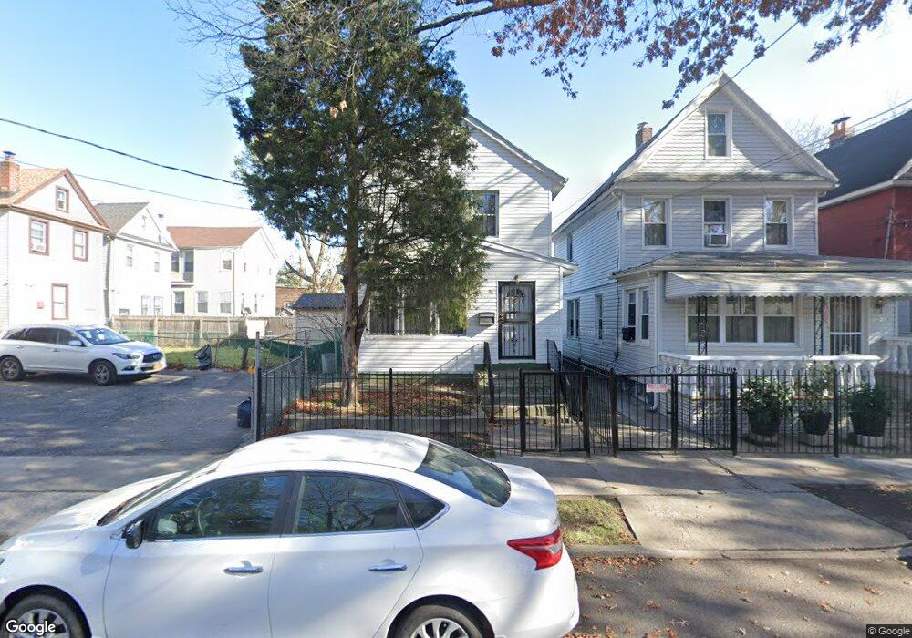 11011 157th St, Jamaica, NY 11433 - photo 1