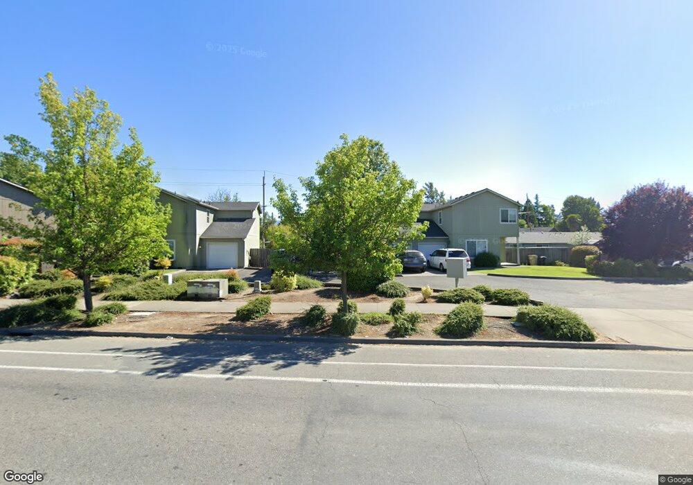 1381 SE M St, Grants Pass, OR 97526 - photo 1