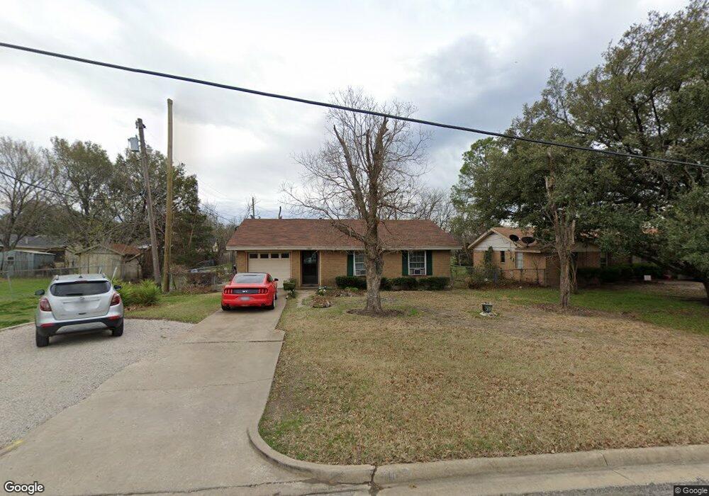 1005 E 16th Ave, Corsicana, TX 75110 - photo 1