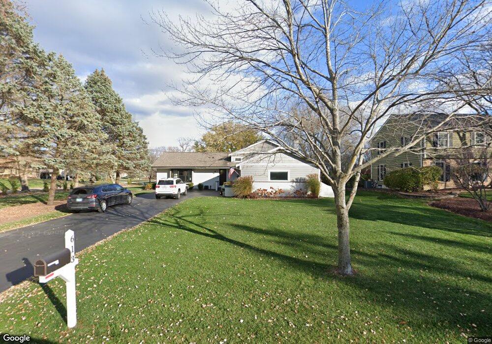 613 W Surrey Ln, Algonquin, IL 60102 - photo 1