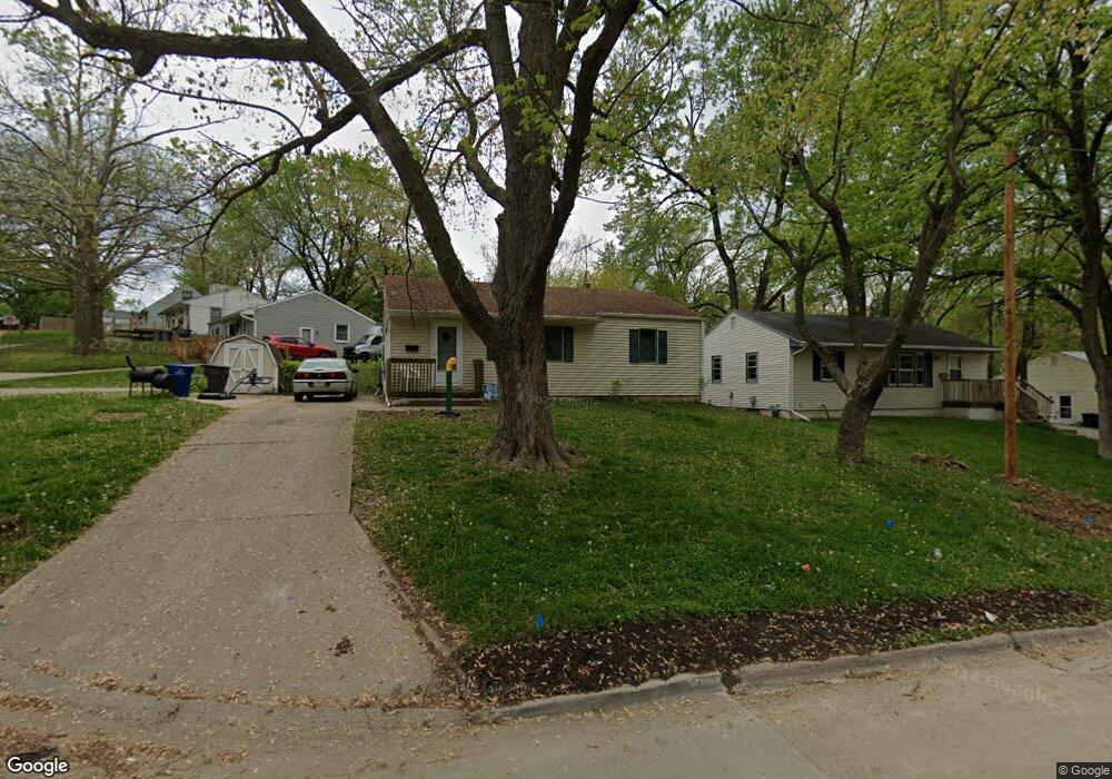 521 E Pleasant View Dr, Des Moines, IA 50315 - photo 1