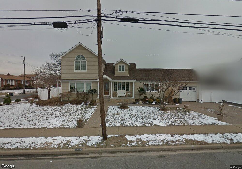 2515 Riverside Dr, Wantagh, NY 11793 - photo 1