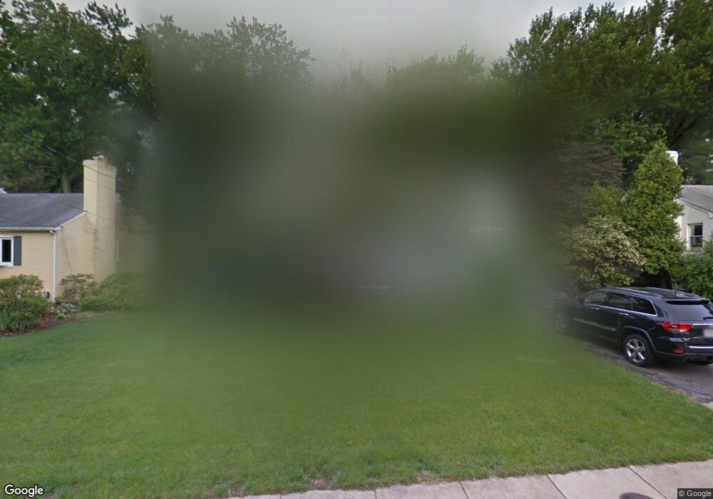 602 W Taylor Run Pkwy, Alexandria, VA 22314 - photo 1