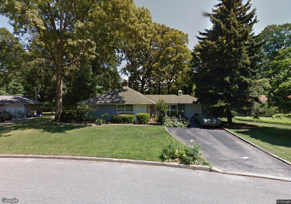 4 Appletree Ln, Glen Cove, NY 11542 - photo 1