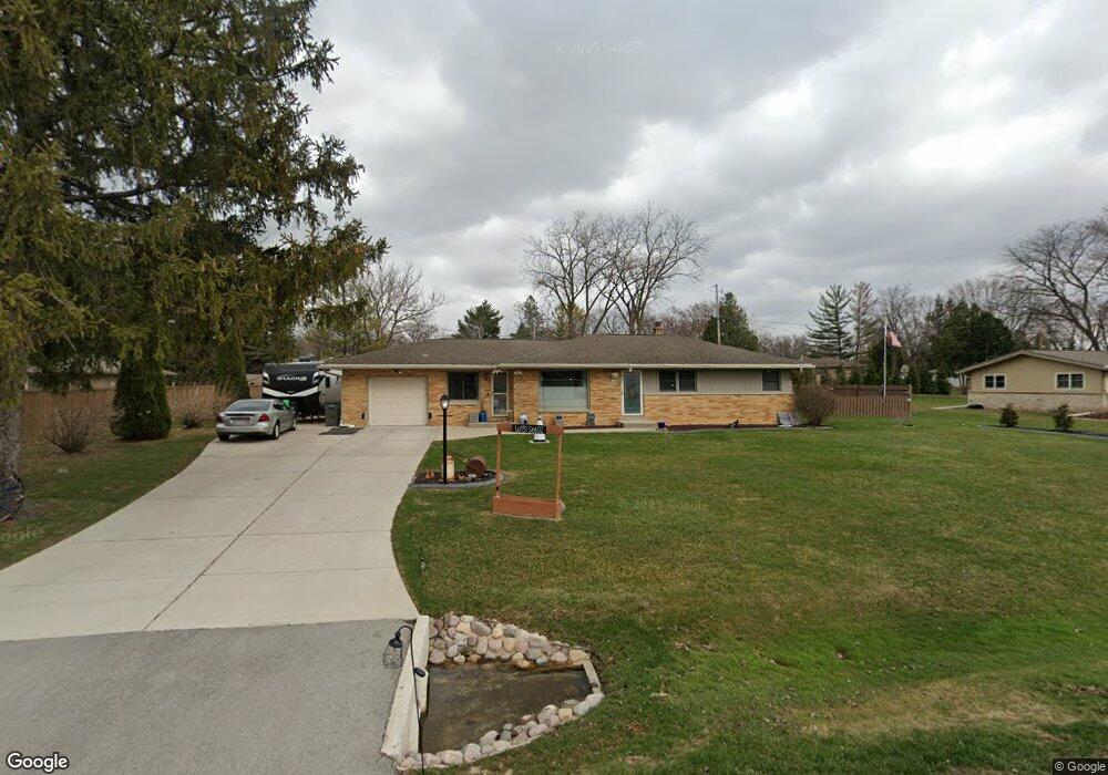 W131S6602 Kipling Dr, Muskego, WI 53150 - photo 1