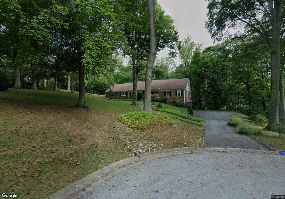 701 Woodcrest Cir, Wayne, PA 19087 - photo 1