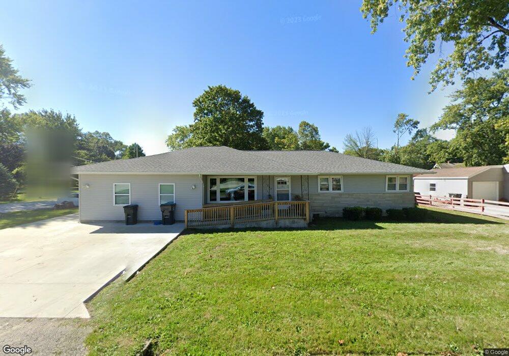 509 E Northline Rd unit 1, Tuscola, IL 61953 - photo 1