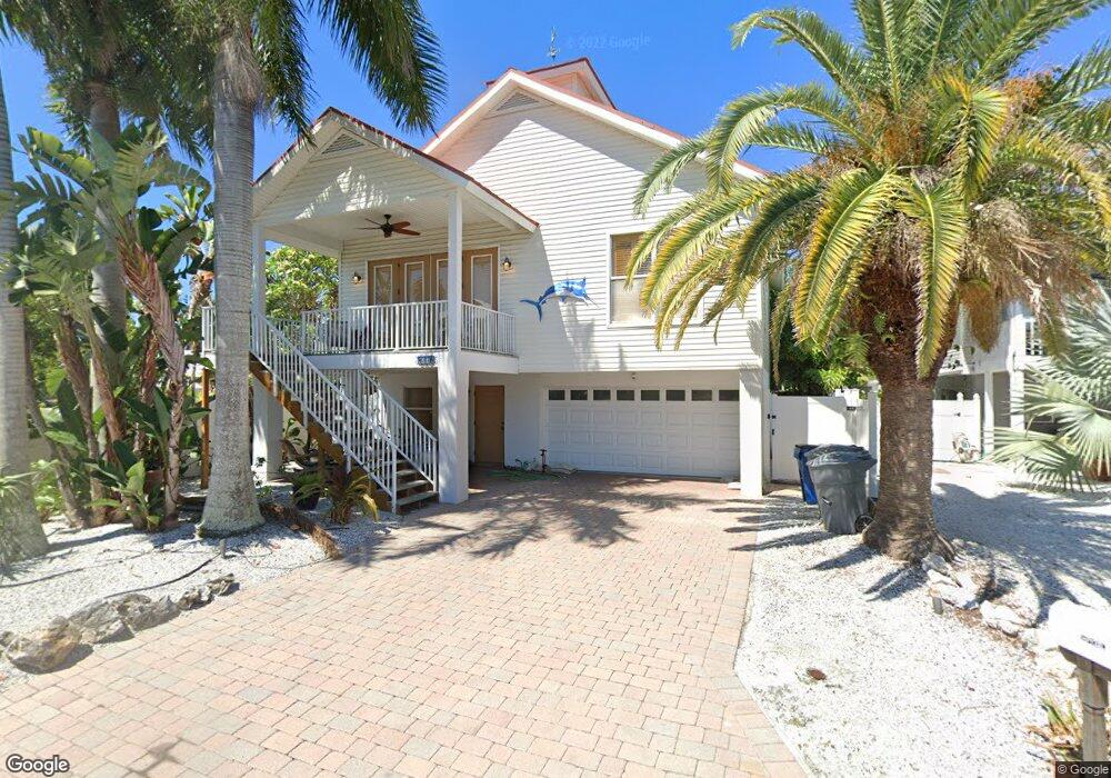 8374 Bayshore Dr, Treasure Island, FL 33706 - photo 1