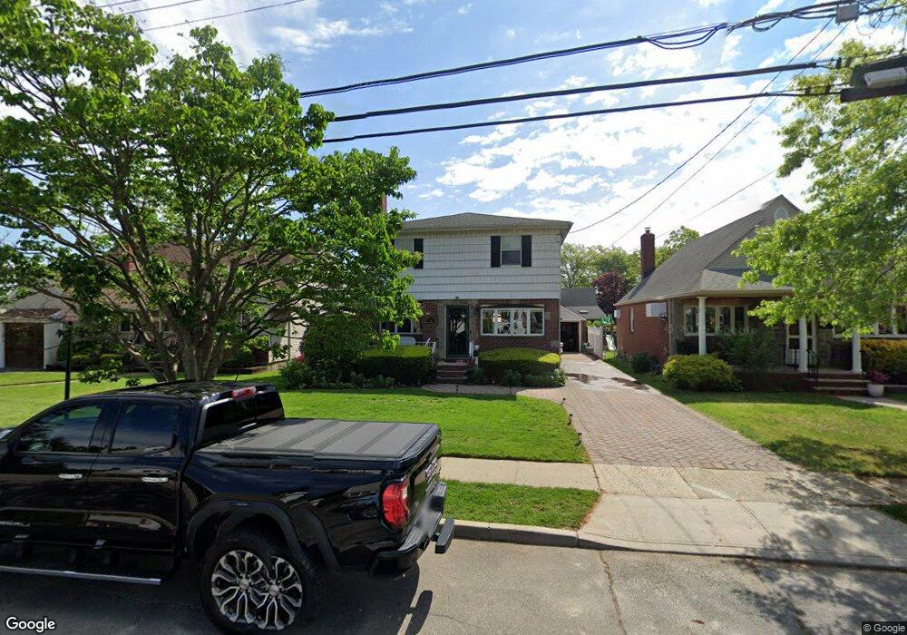 44 Elton Rd N, Garden City, NY 11530 - photo 1