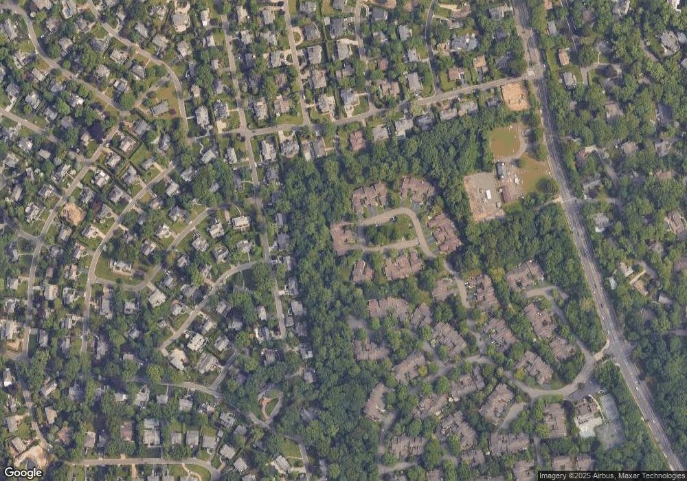 311 Aerie Ct, Manhasset, NY 11030 - photo 1