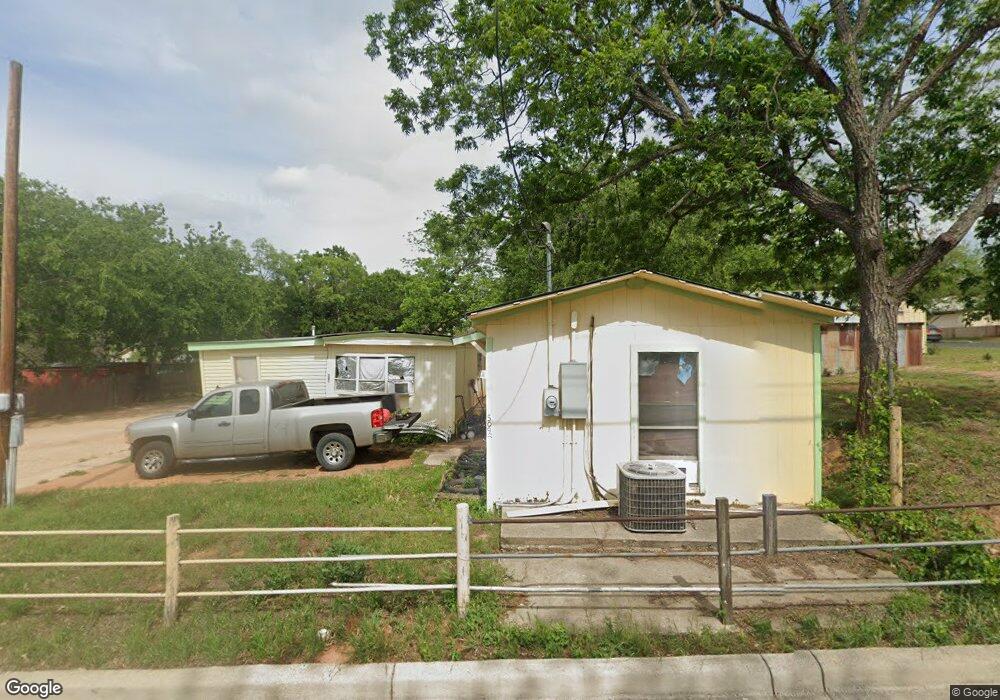 509 S Milam St, Fredericksburg, TX 78624 - photo 1