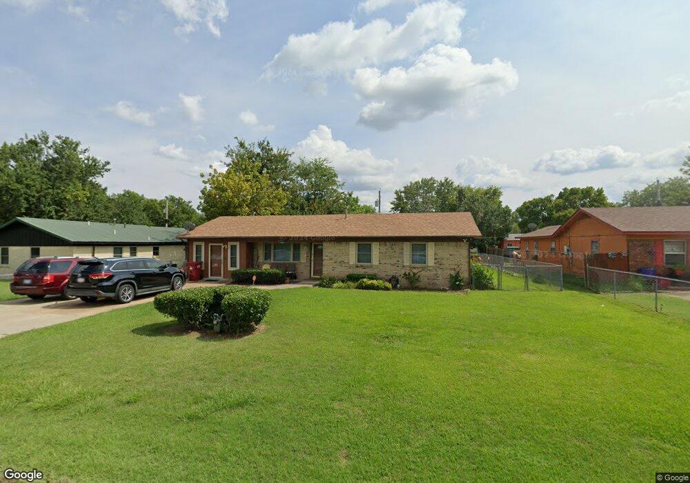 903 W Kiamichi St, Hugo, OK 74743 - photo 1
