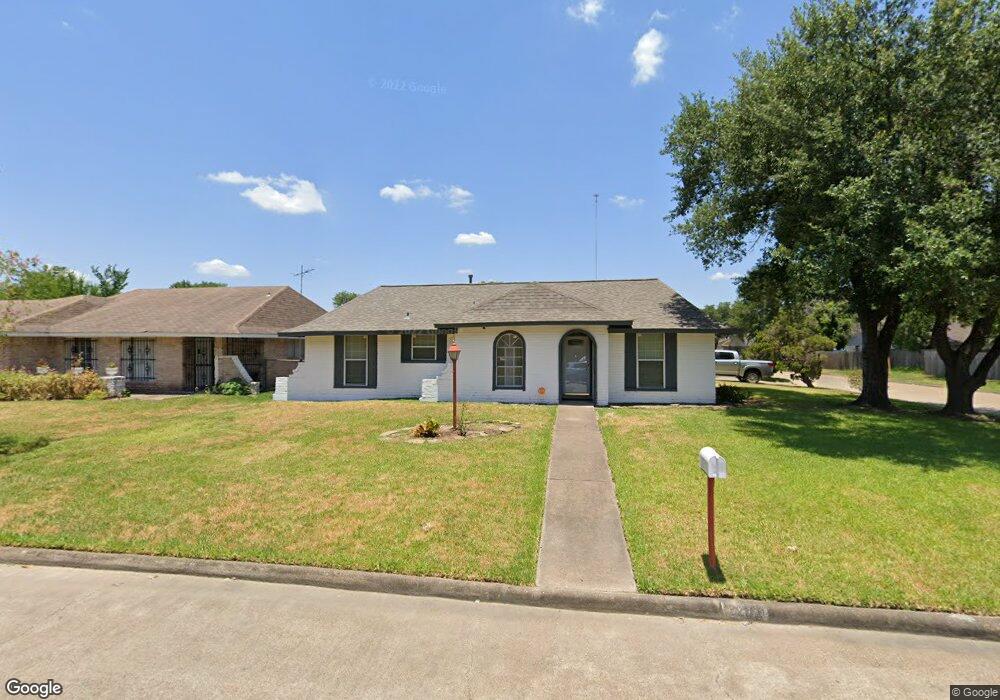 2202 Rainy River Dr, Houston, TX 77088 - photo 1
