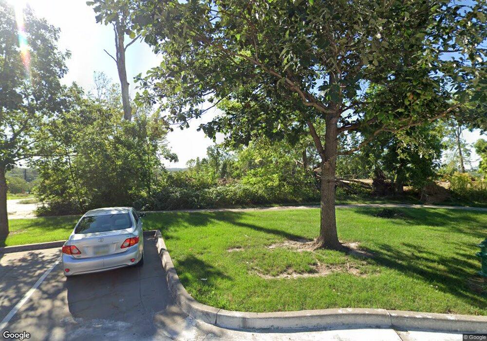 2202 Sierra Cir NE, Cedar Rapids, IA 52402 - photo 1