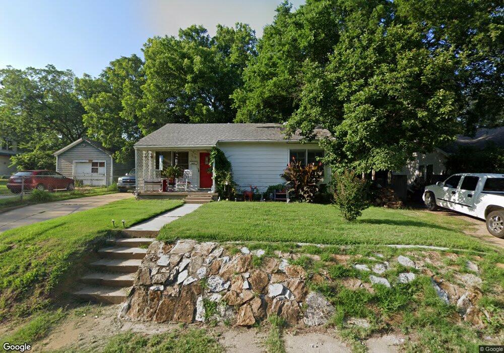 215 3rd Ave SW, Ardmore, OK 73401 - photo 1