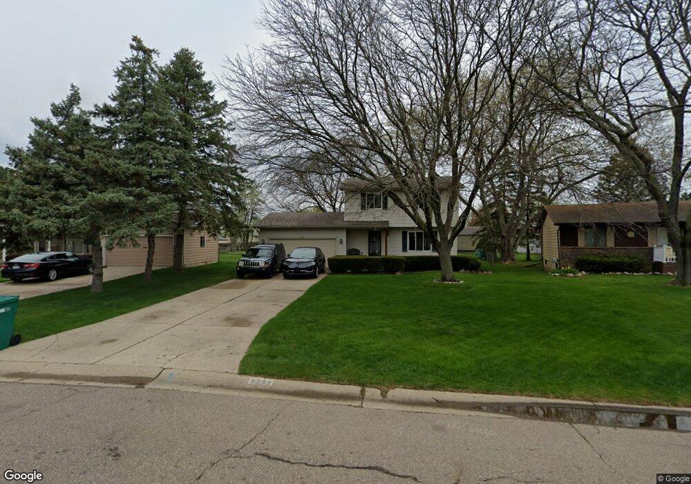 9292 Sue Ln, Swartz Creek, MI 48473 - photo 1