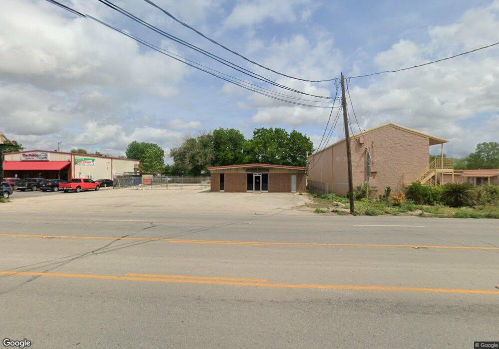 964 E Kingsbury St, Seguin, TX 78155 - photo 1