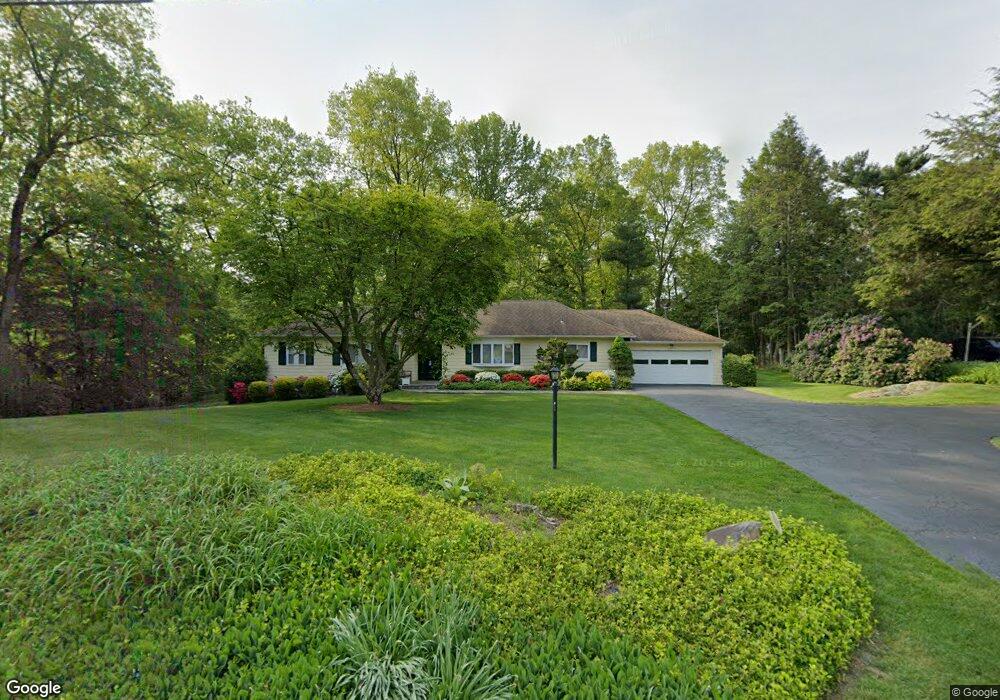 100 Stonehedge Dr N, Greenwich, CT 06831 - photo 1