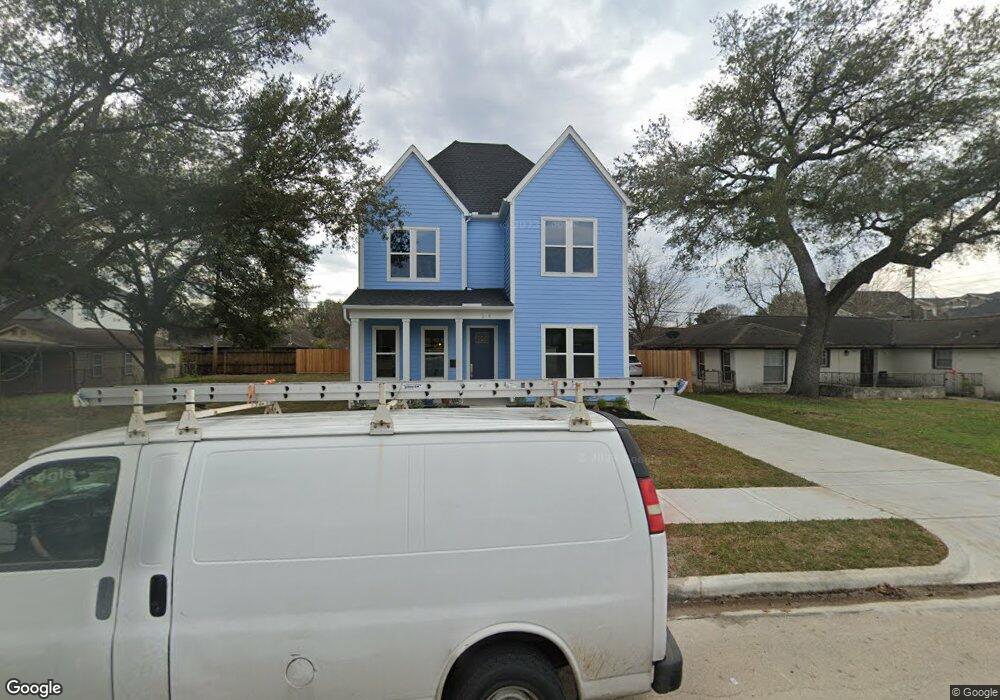 216 Fairbanks St, Houston, TX 77009 - photo 1