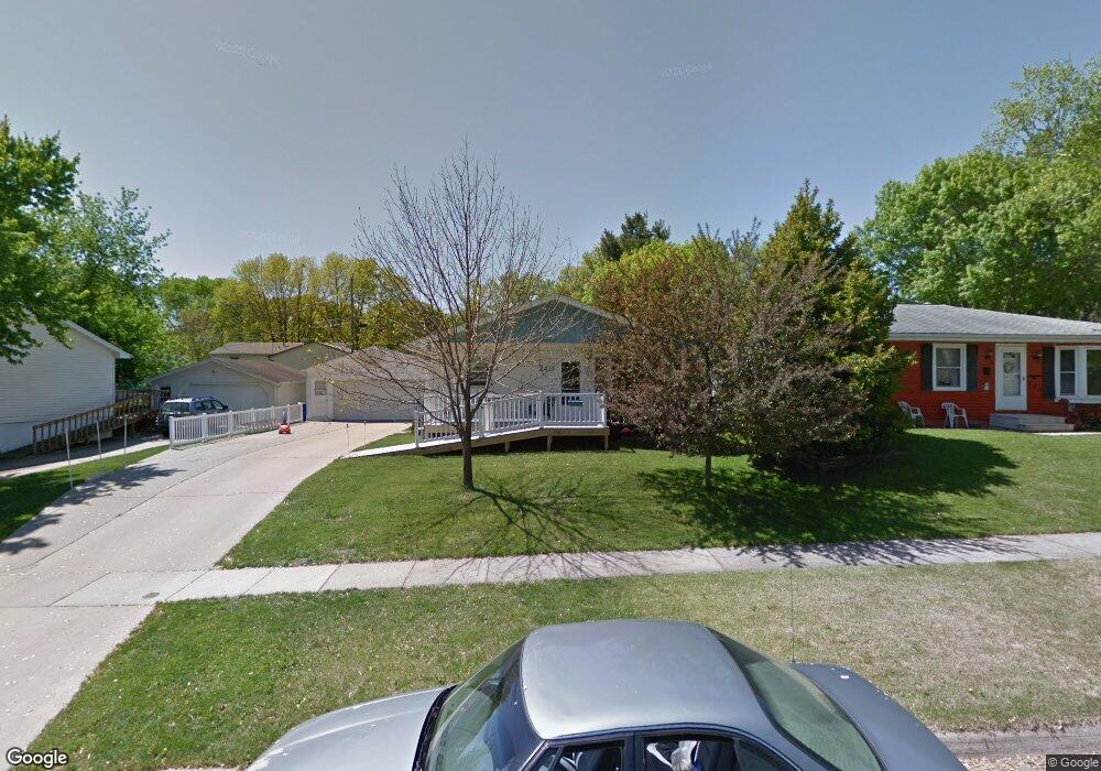 240 Bernita Dr NW, Cedar Rapids, IA 52405 - photo 1