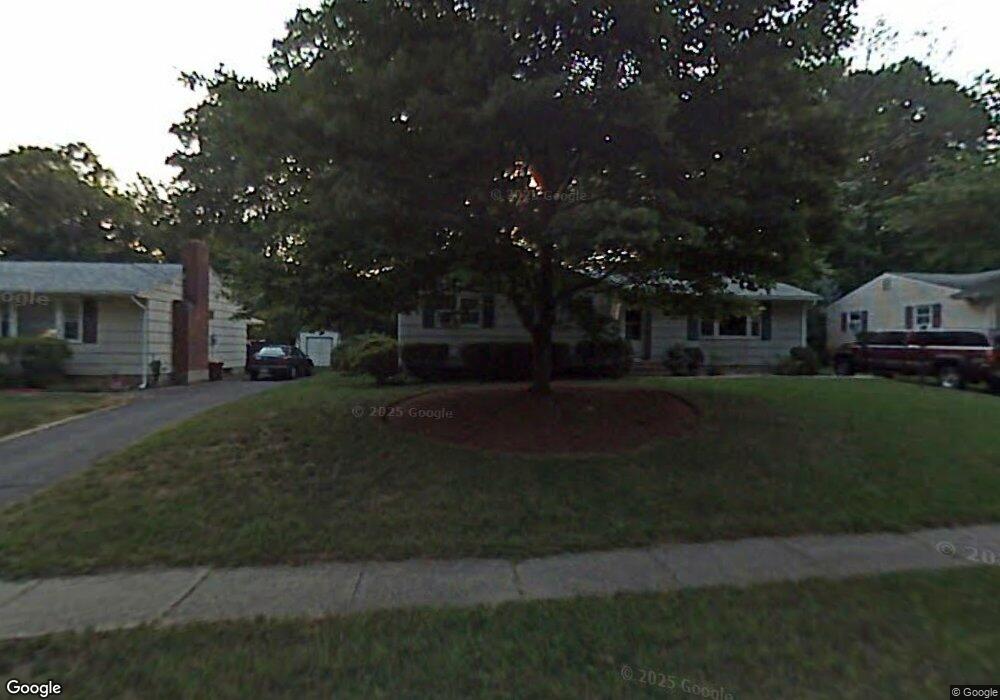 33 Huckleberry Ln, West Hartford, CT 06110 - photo 1