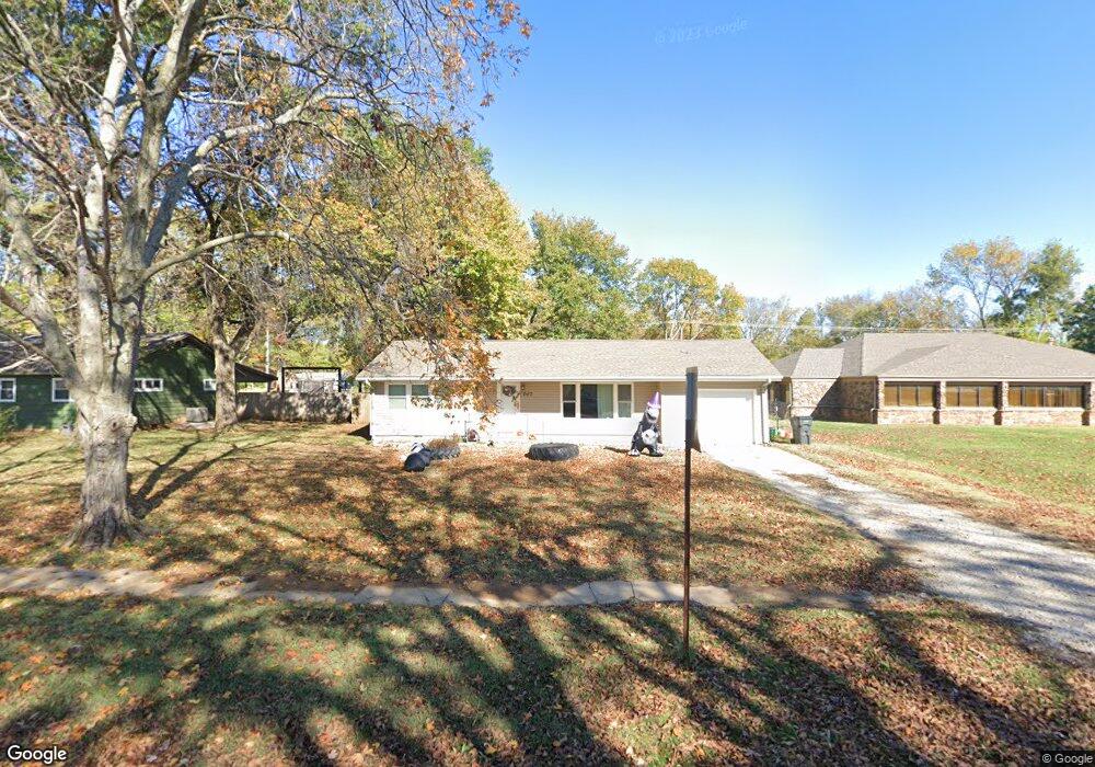 707 E 4th St, Altamont, KS 67330 - photo 1