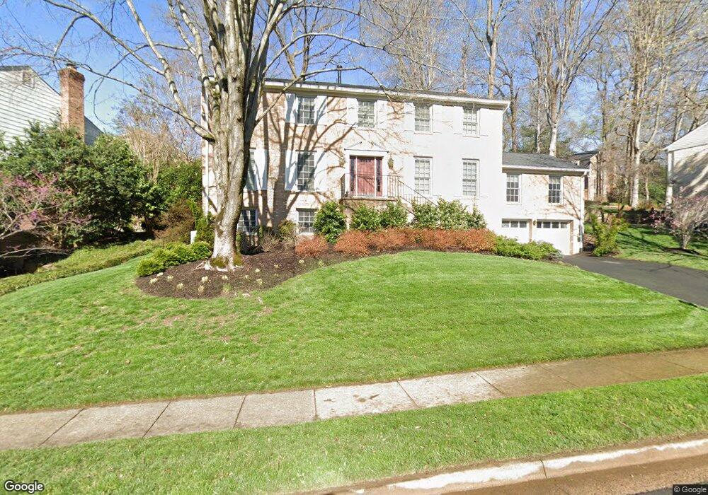 5816 Bent Twig Rd, McLean, VA 22101 - photo 1