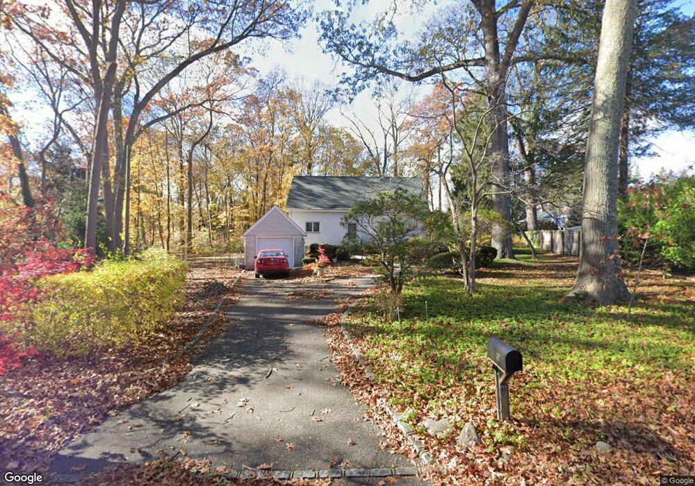 5 Woods End Rd, Dix Hills, NY 11746 - photo 1