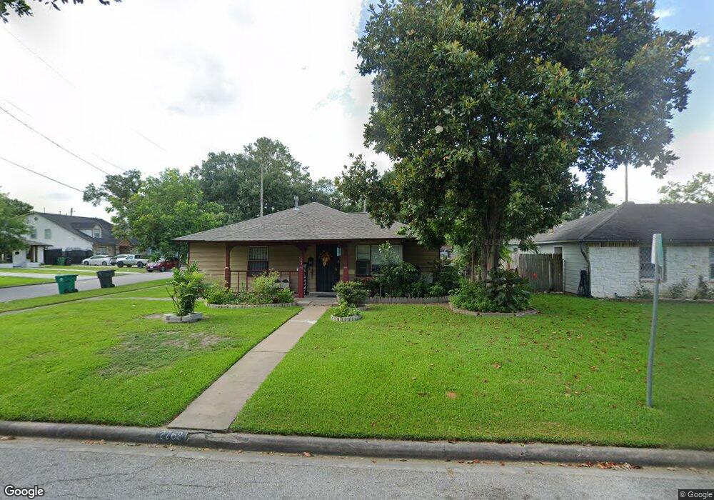 7762 Moline St, Houston, TX 77087 - photo 1
