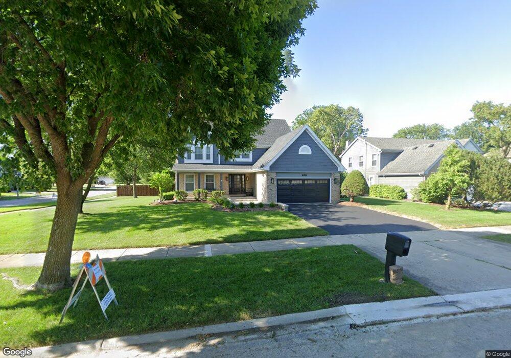 1047 E Amberwood Cir, Naperville, IL 60563 - photo 1