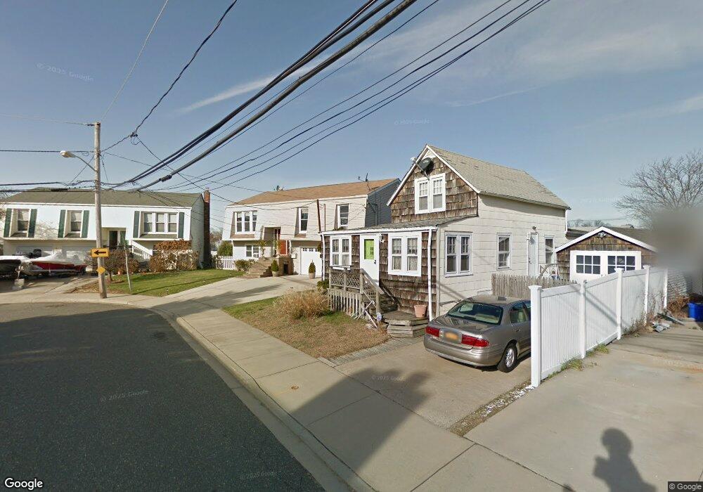 90 President St, Freeport, NY 11520 - photo 1