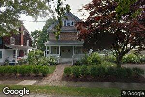 66 Prairie Ave, Newport, RI 02840