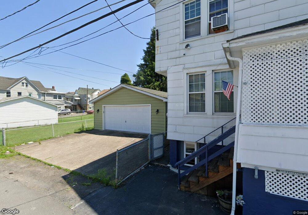 708 Emerald Ct, Hazleton, PA 18201 - photo 1