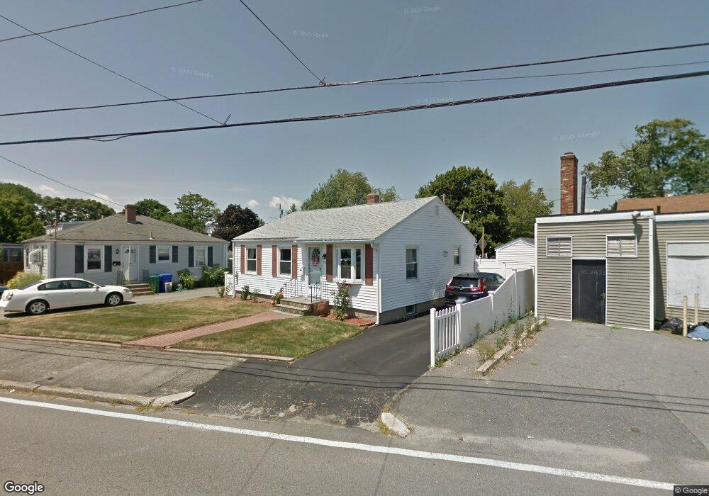 716 Cottage St, Pawtucket, RI 02861 - photo 1