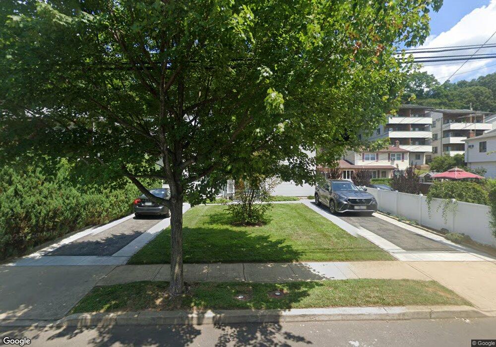 70 Ashwood Rd unit A, Port Washington, NY 11050 - photo 1