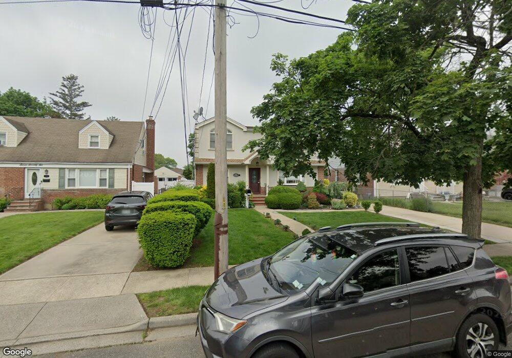 772 Bradley St, West Hempstead, NY 11552 - photo 1