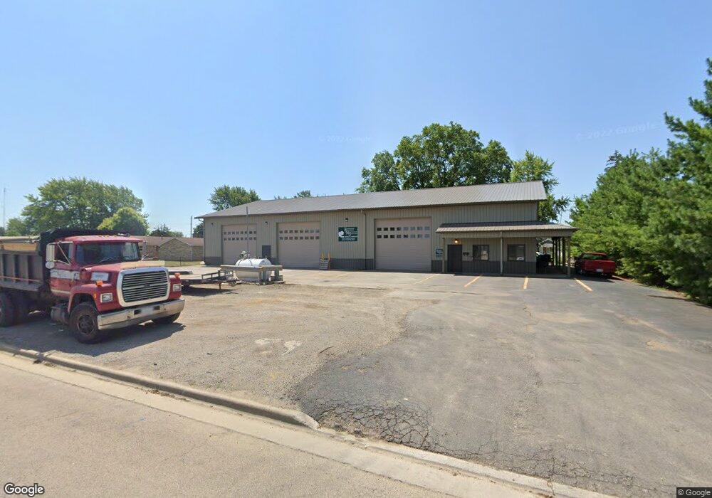 1821 Tremont St, Lincoln, IL 62656 - photo 1